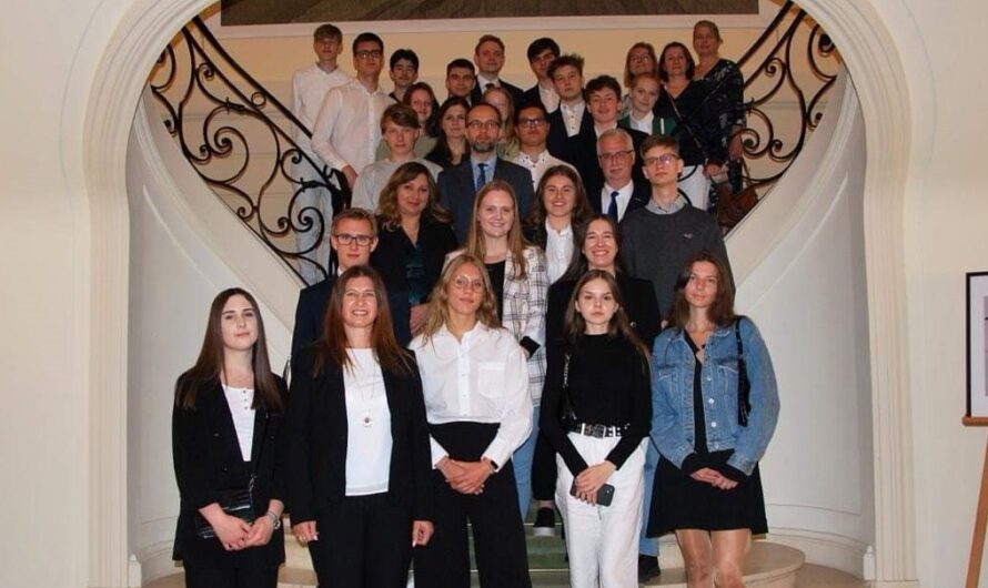 Spotkanie Licealisców w Brukseli z Ambasadorem RP